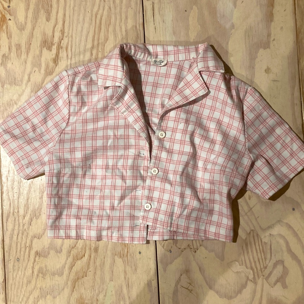 Brandy Melville Pink cropped button up